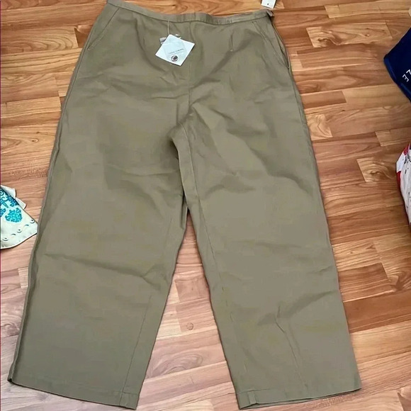 Casual Corner Khaki Ankle pant Size 12 - Picture 1 of 4